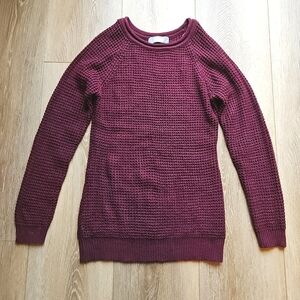 Like New 2Sable Burgundy Red Crew Neck Textured Knit Long Sleeve Sweater | Small